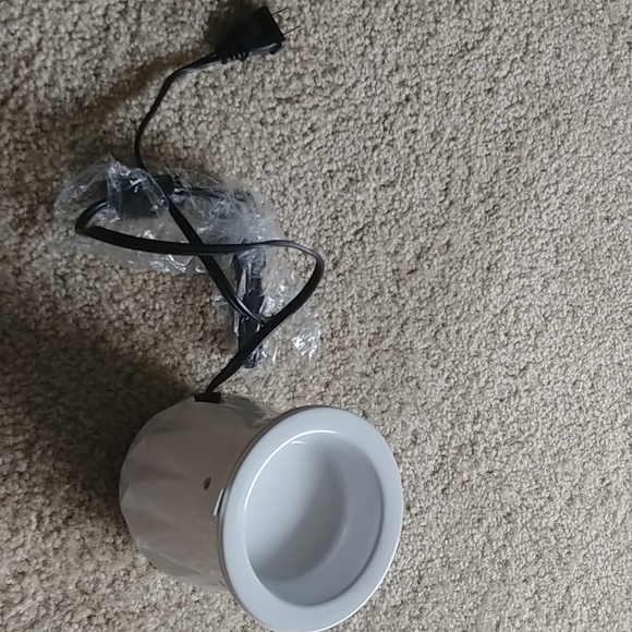 Morgan Childs Wax Warmer and wax cubes - Picture 2 of 9